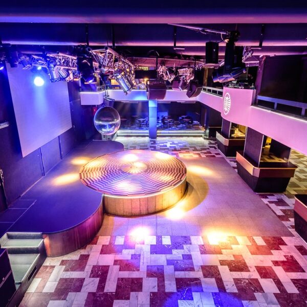 3_lucerna_music_bar_prague.jpg__1280x1024_q85_subsampling-2