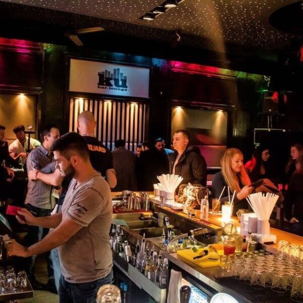 4_ku_bar_and_lounge_prague.jpg__1280x1024_q85_subsampling-2