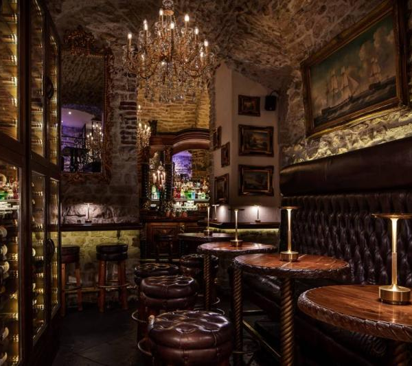 Black_angels_bar_Prague_Krcha_Lounge