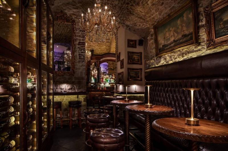 Black_angels_bar_Prague_Krcha_Lounge