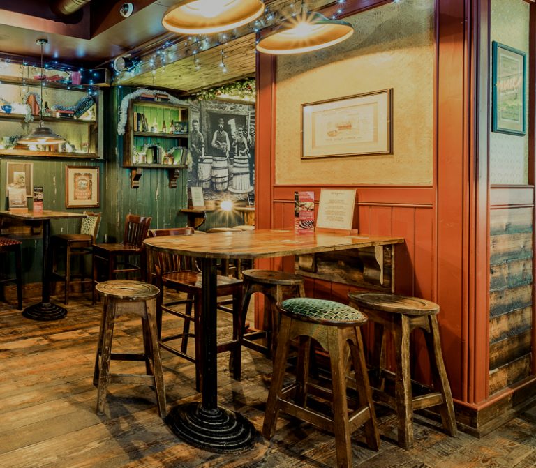 Intec-Design-Interior-Design-McCarthys-Bar-Prague-03