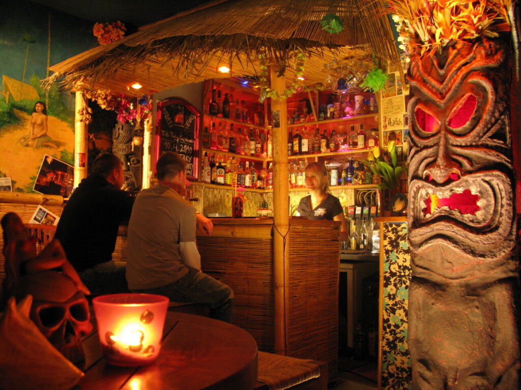 Tiki-Taky-Bar-The-Bar-the-money-shot-jpg