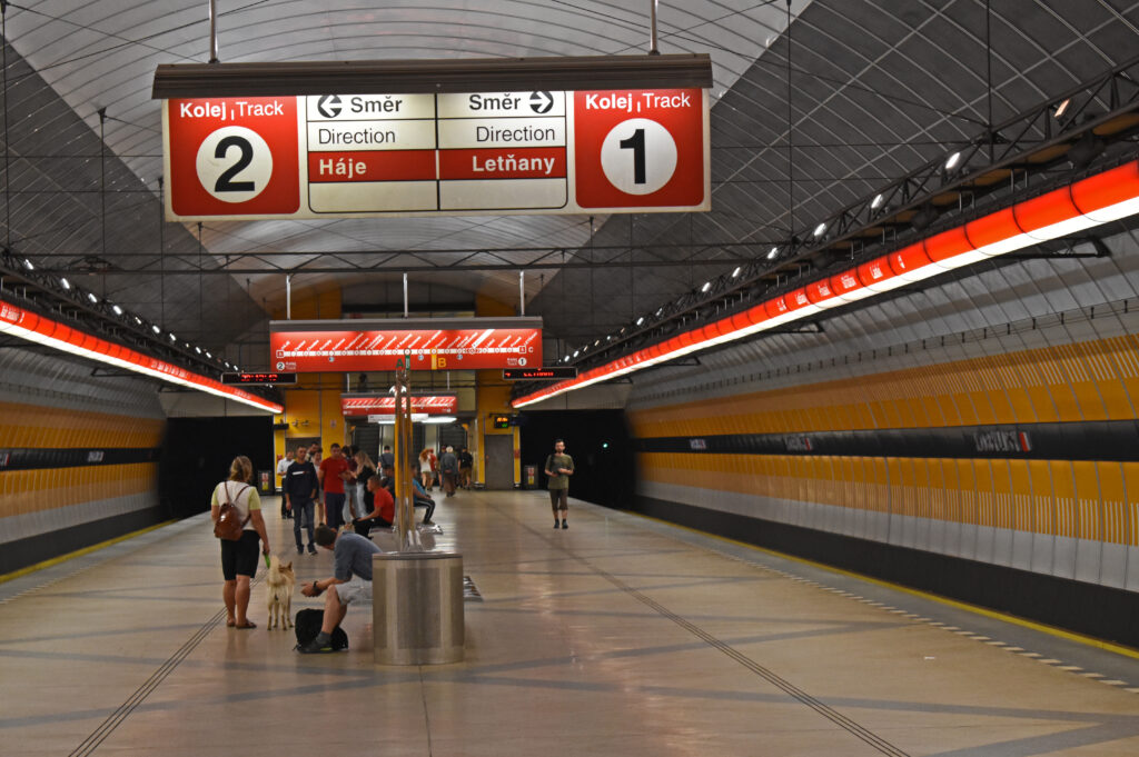 Kobylisy metro station platform