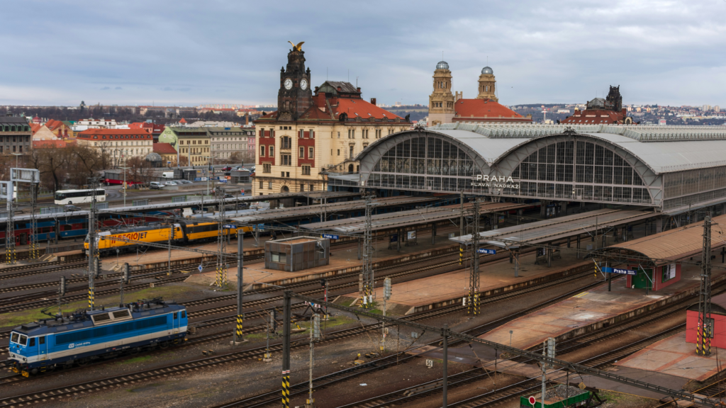 Train platforms at Prague Main Station Praha hlavní nádraží in Prague without a direct airport train connection
